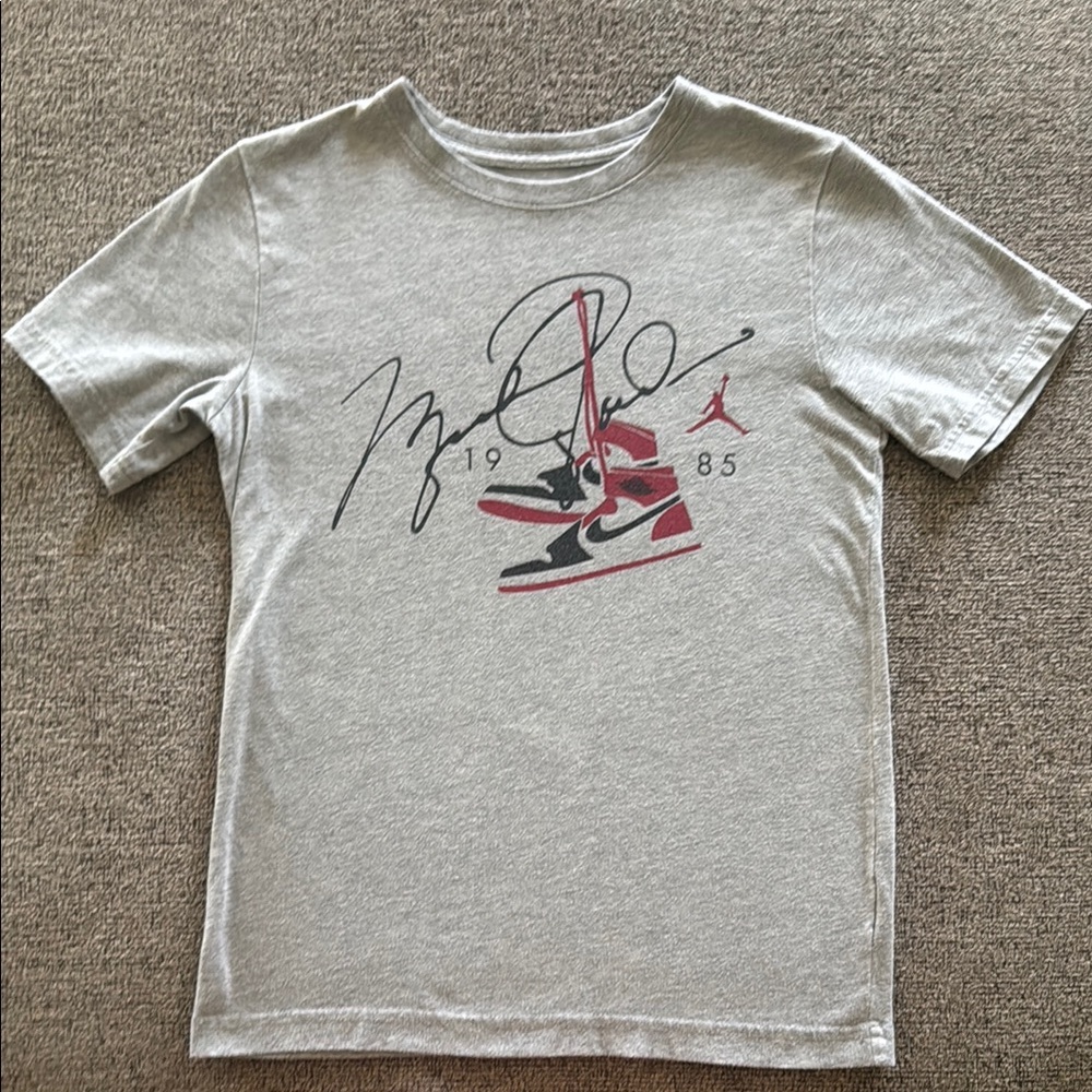Nike Gray Kids Short Sleeve Tee with Red Graphic